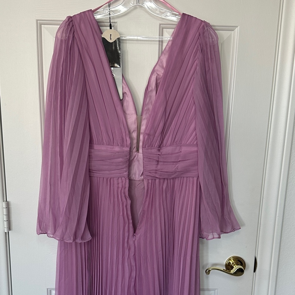 Lavender Long Sleeve Dress - Picture 6 of 7